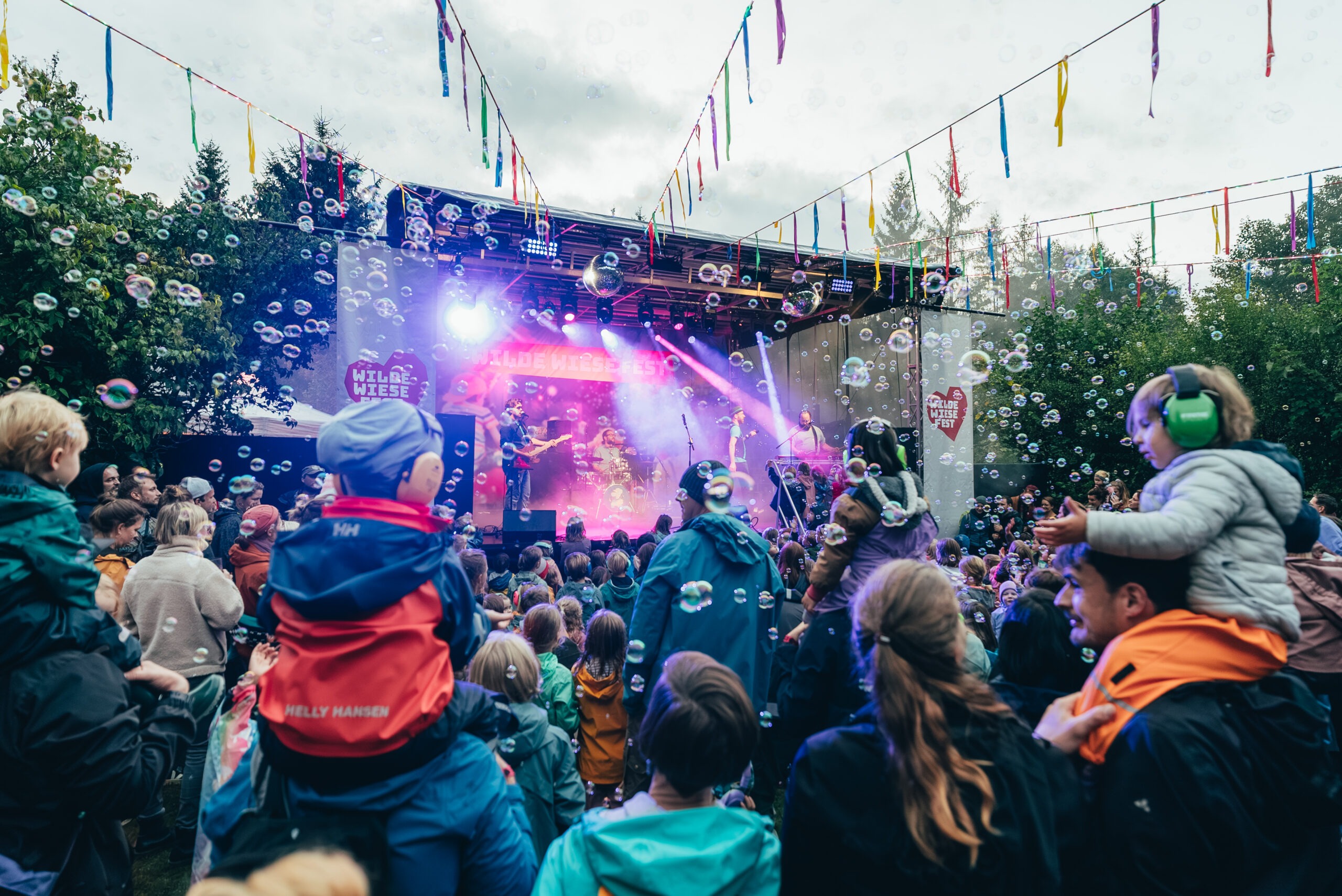 Live Acts und Crowd-47